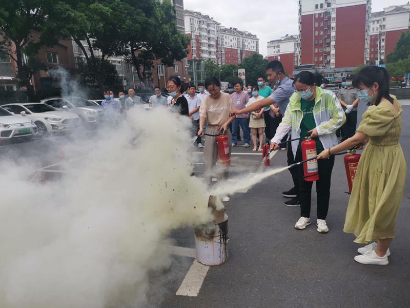F:\集團(tuán)信息宣傳\集團(tuán)網(wǎng)站\集團(tuán)信息報(bào)匯總表\消防安全2.jpg